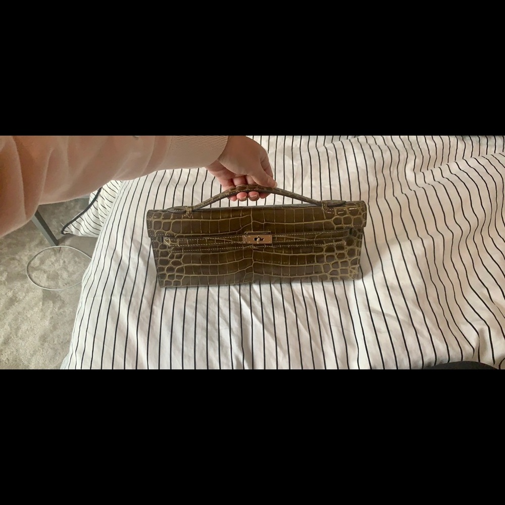 🤑SOLD 🤑Faux croc clutch